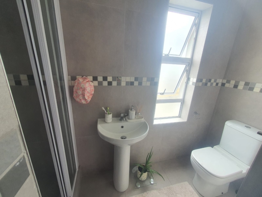 To Let 3 Bedroom Property for Rent in Cambridge West Eastern Cape